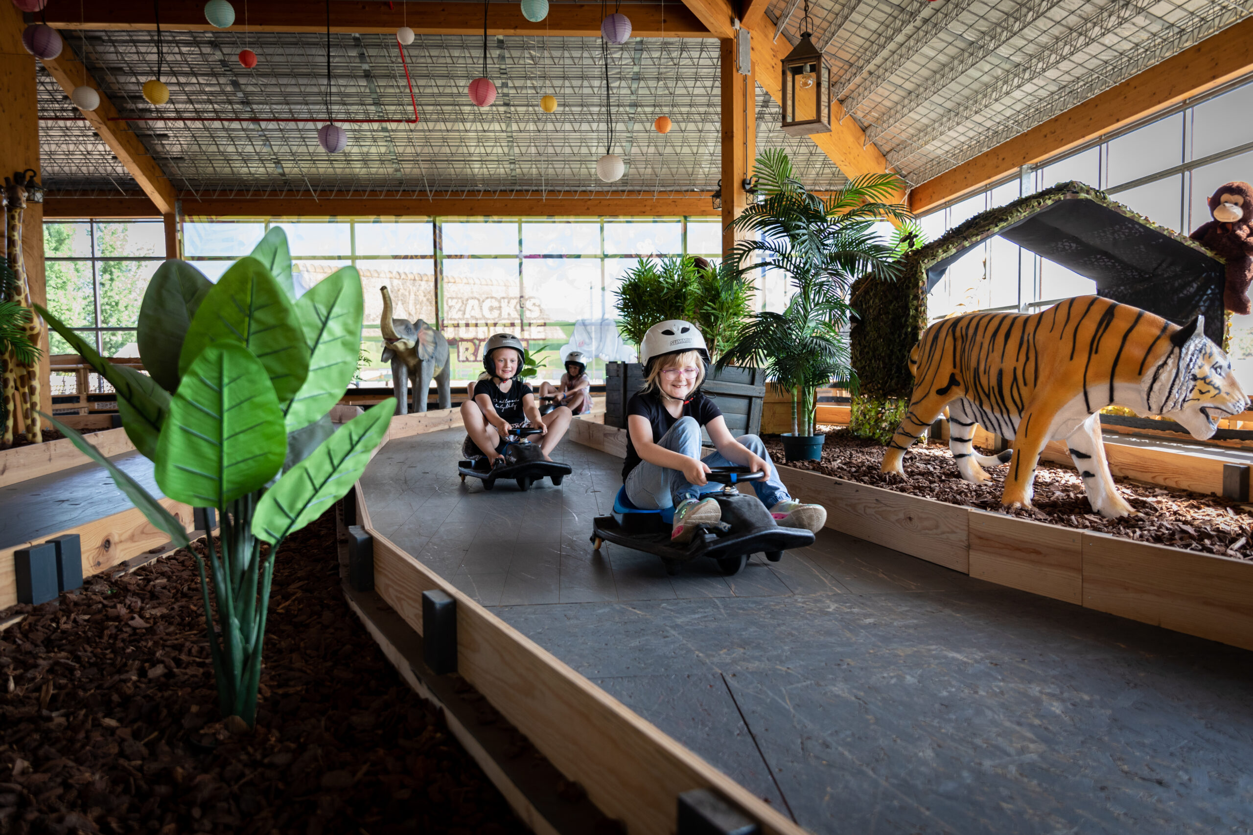 2T6A3817 Kinderen spelend op het park