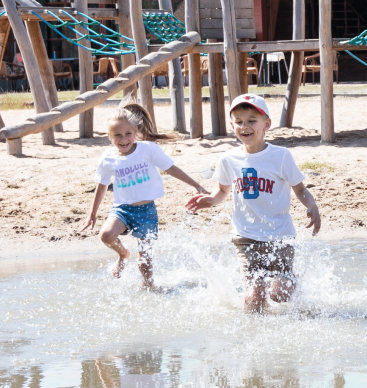 image12 Kinderen spelend op het park